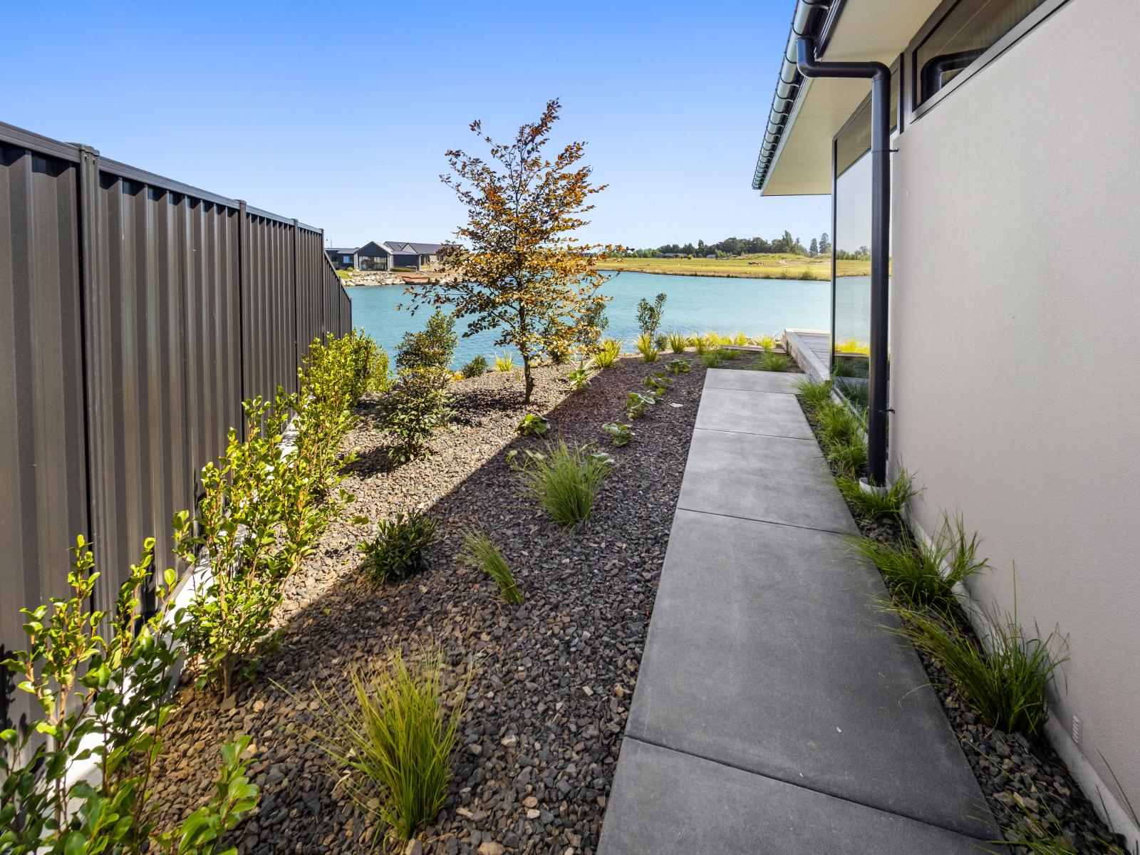 25 Bridgewater Quay, Lake Hood