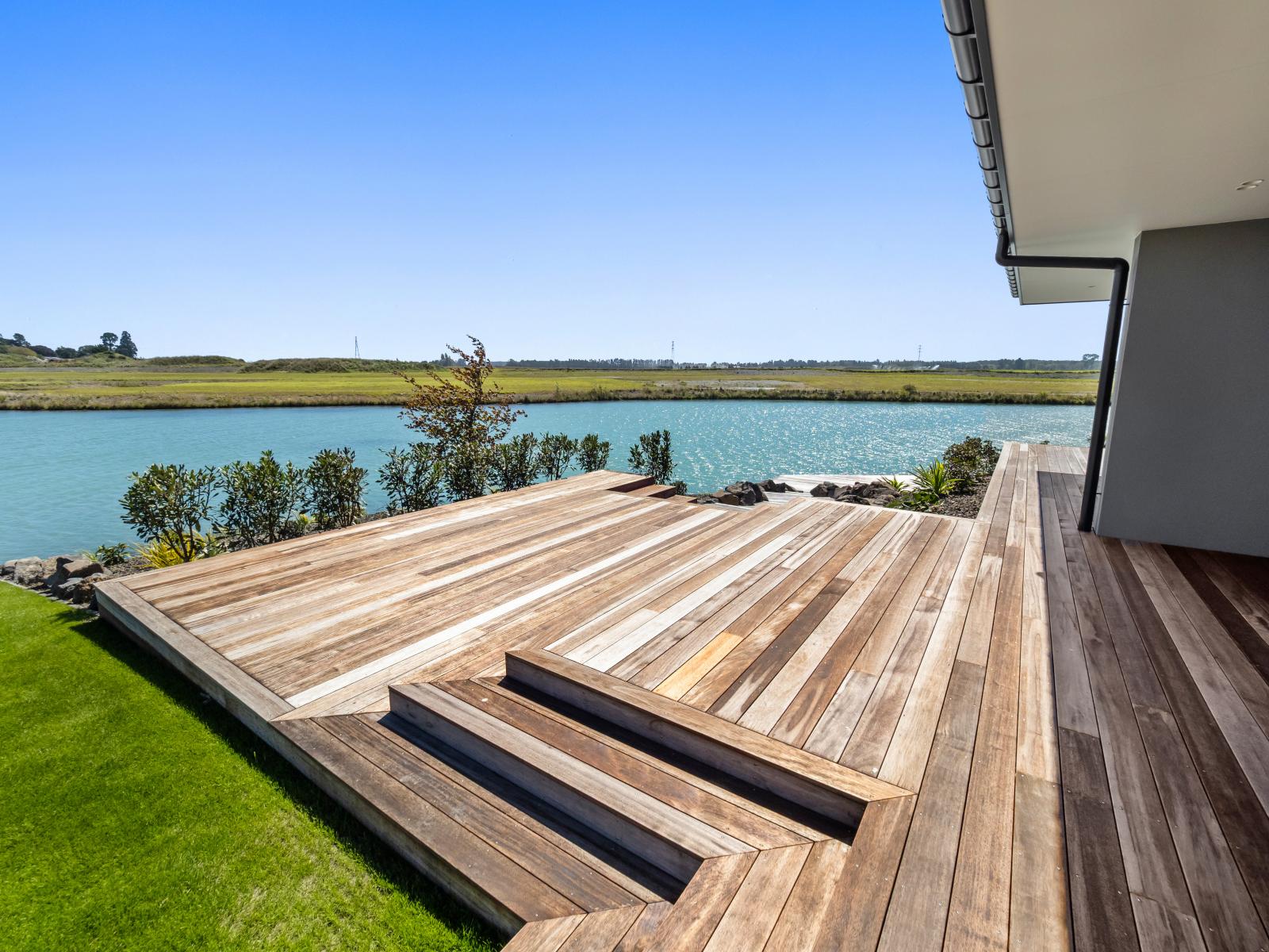 25 Bridgewater Quay, Lake Hood
