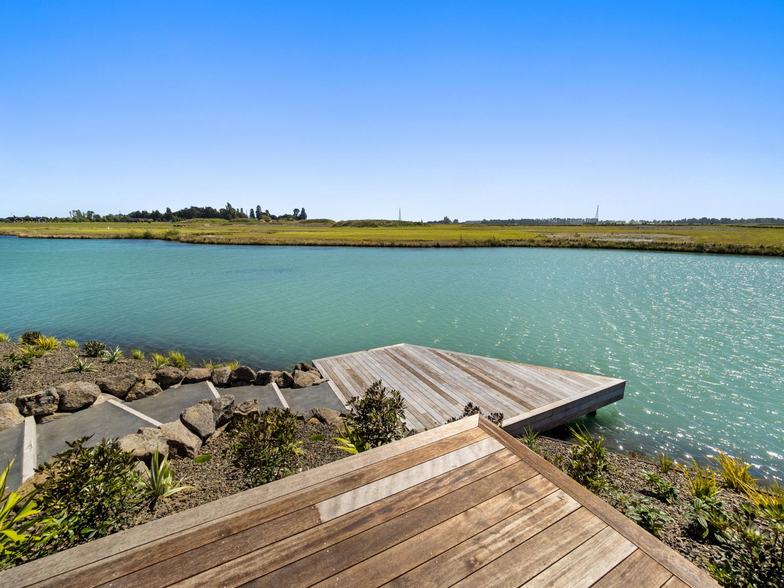 25 Bridgewater Quay, Lake Hood