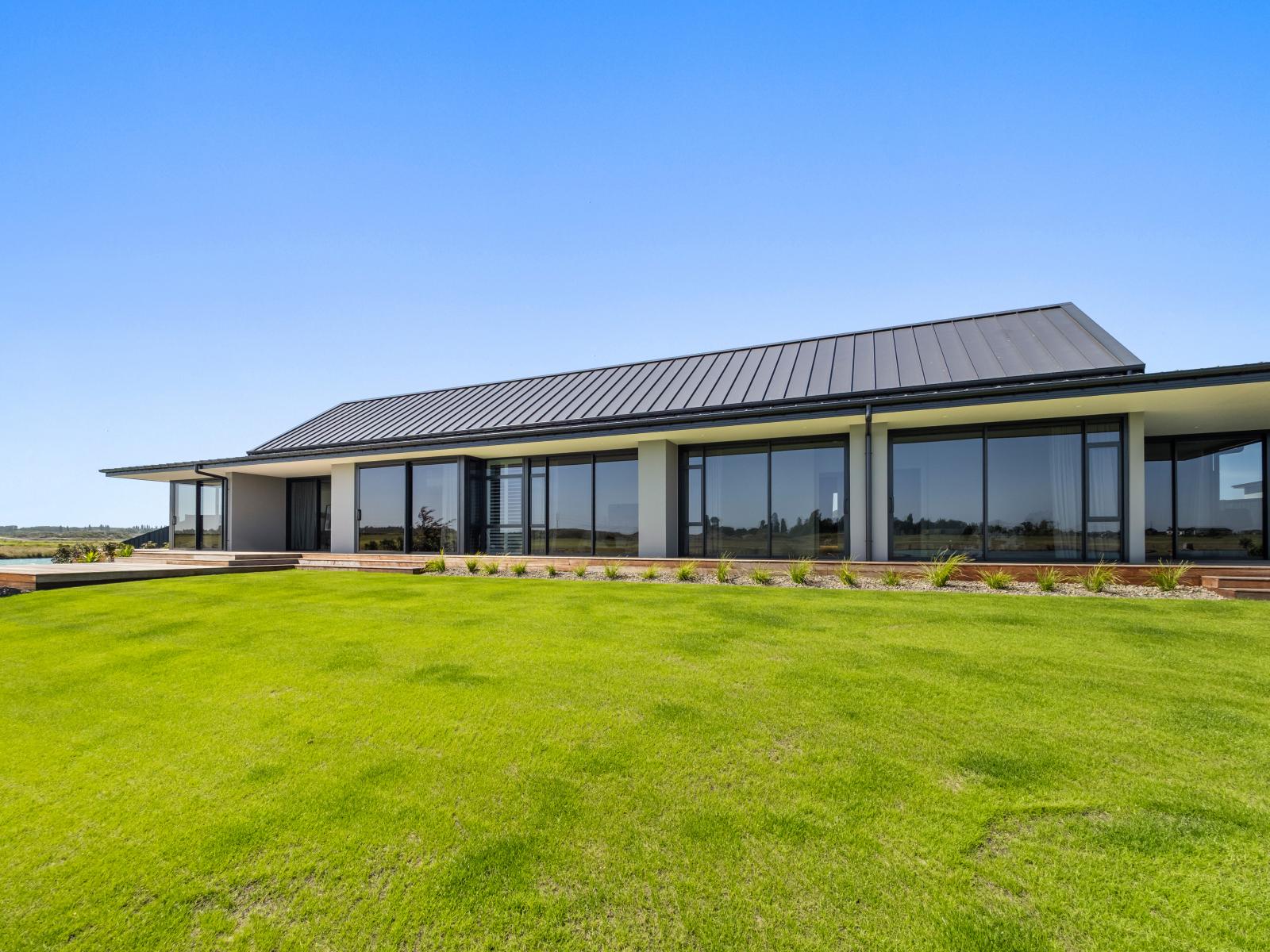 25 Bridgewater Quay, Lake Hood
