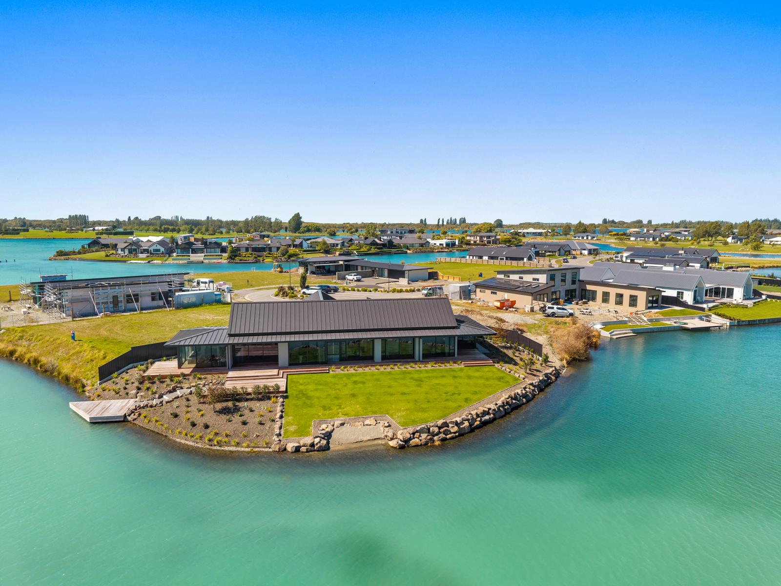 25 Bridgewater Quay, Lake Hood