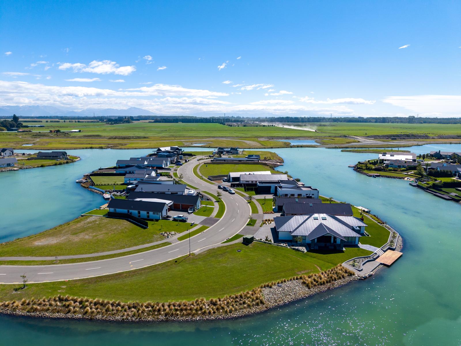 25 Bridgewater Quay, Lake Hood