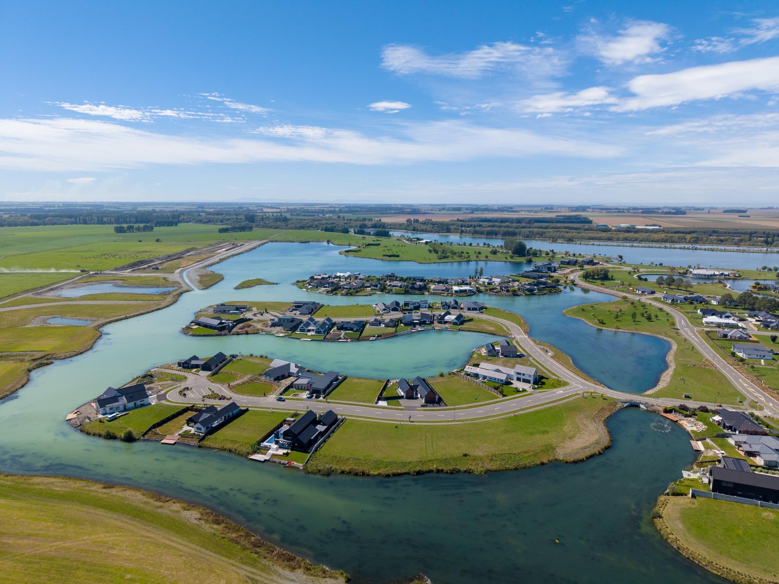 25 Bridgewater Quay, Lake Hood