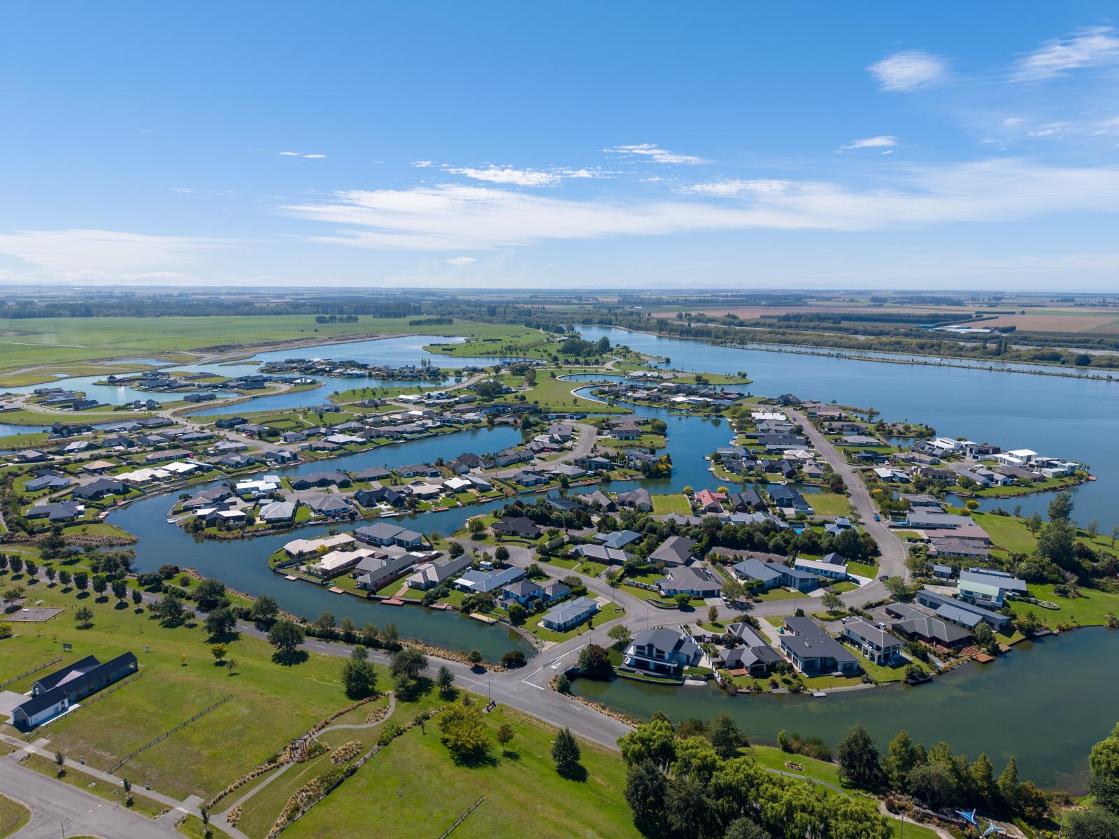 25 Bridgewater Quay, Lake Hood