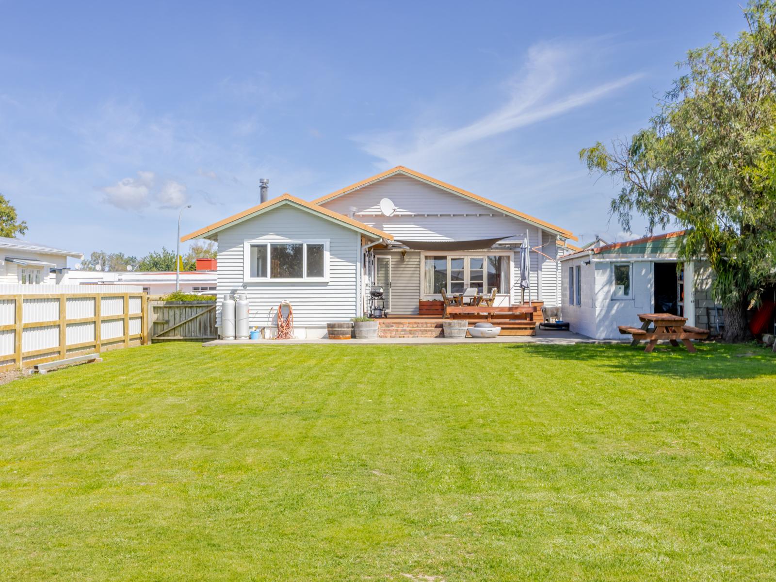 14 Holyrood Terrace, Waipukurau