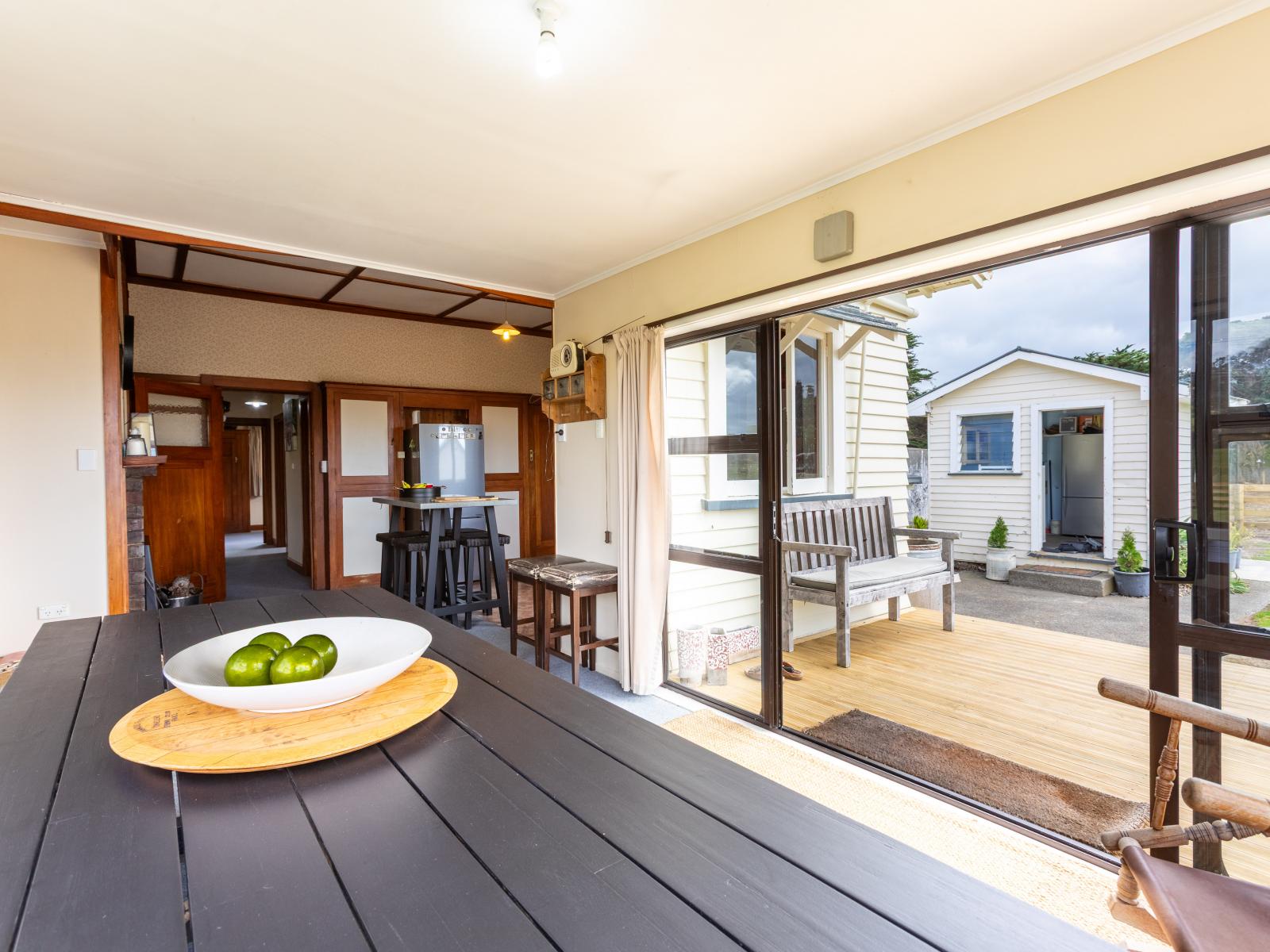 211 River Road, Kumeroa