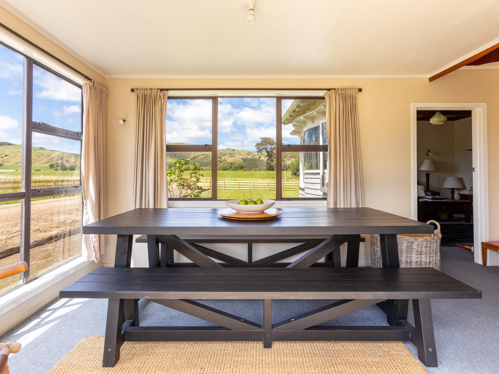 211 River Road, Kumeroa