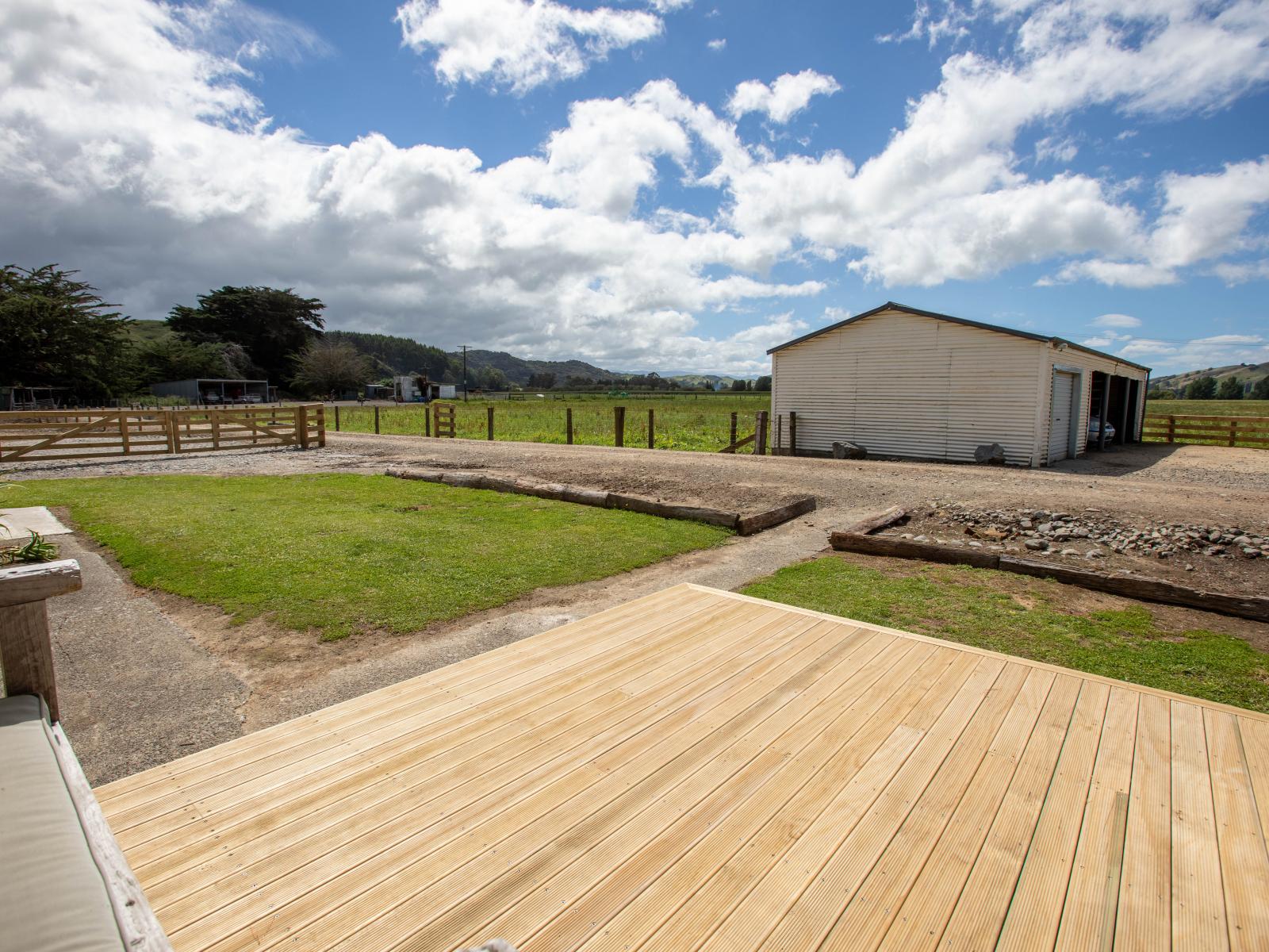 211 River Road, Kumeroa