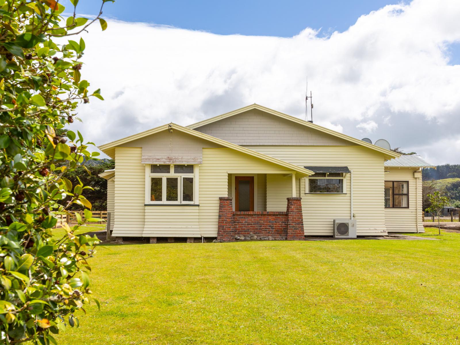 211 River Road, Kumeroa