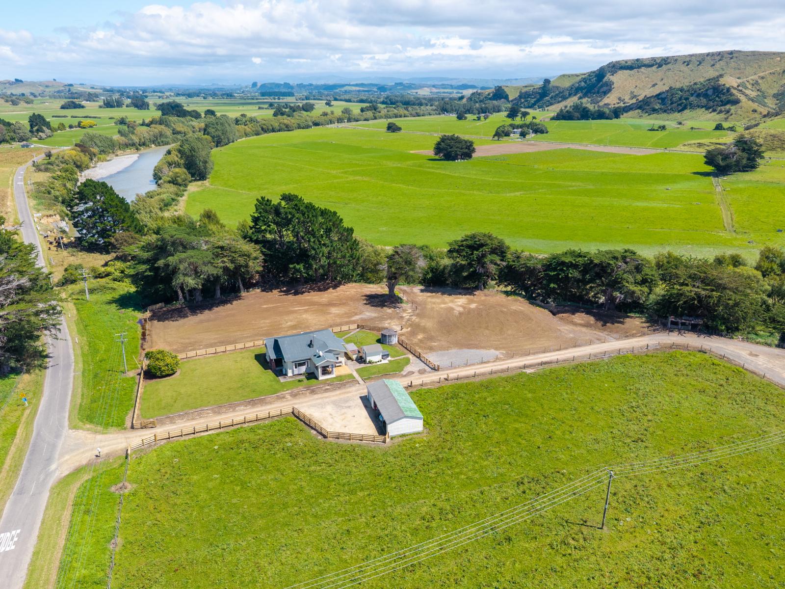 211 River Road, Kumeroa