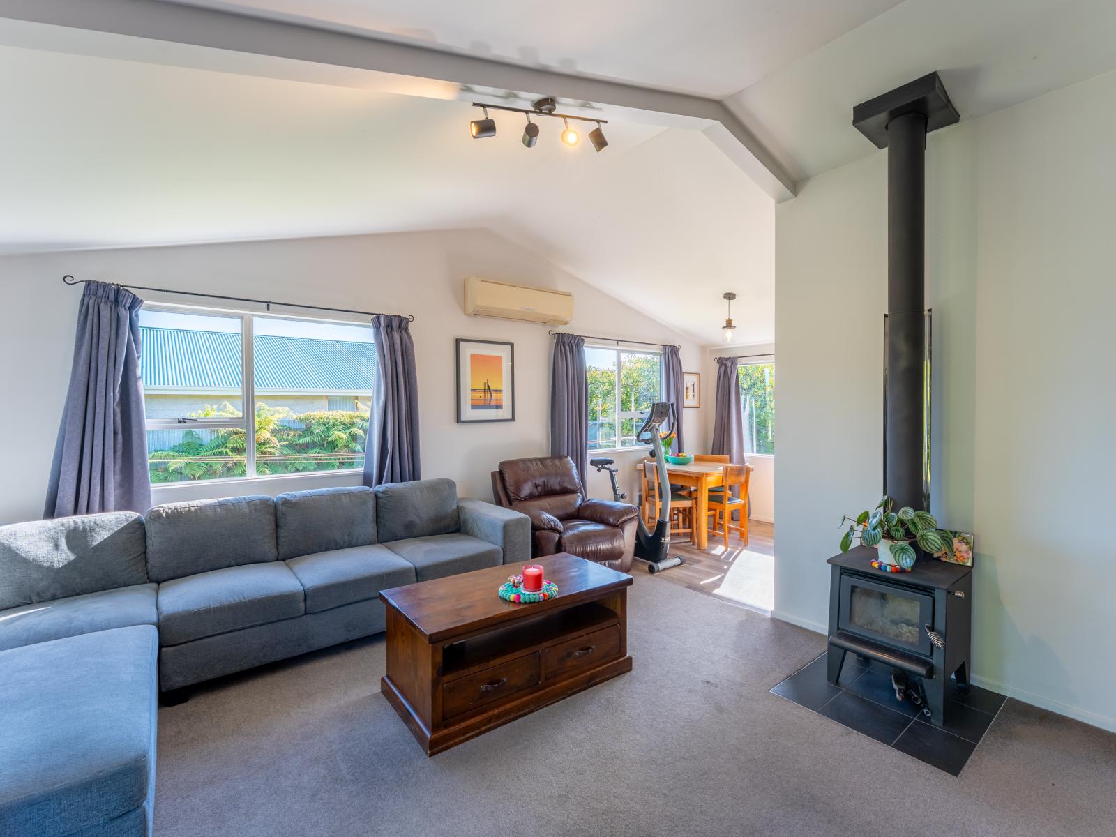 359A Church Street, West End