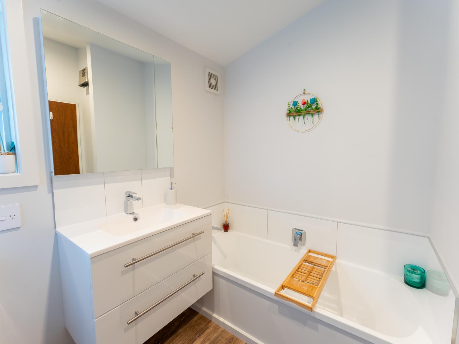 359A Church Street, West End