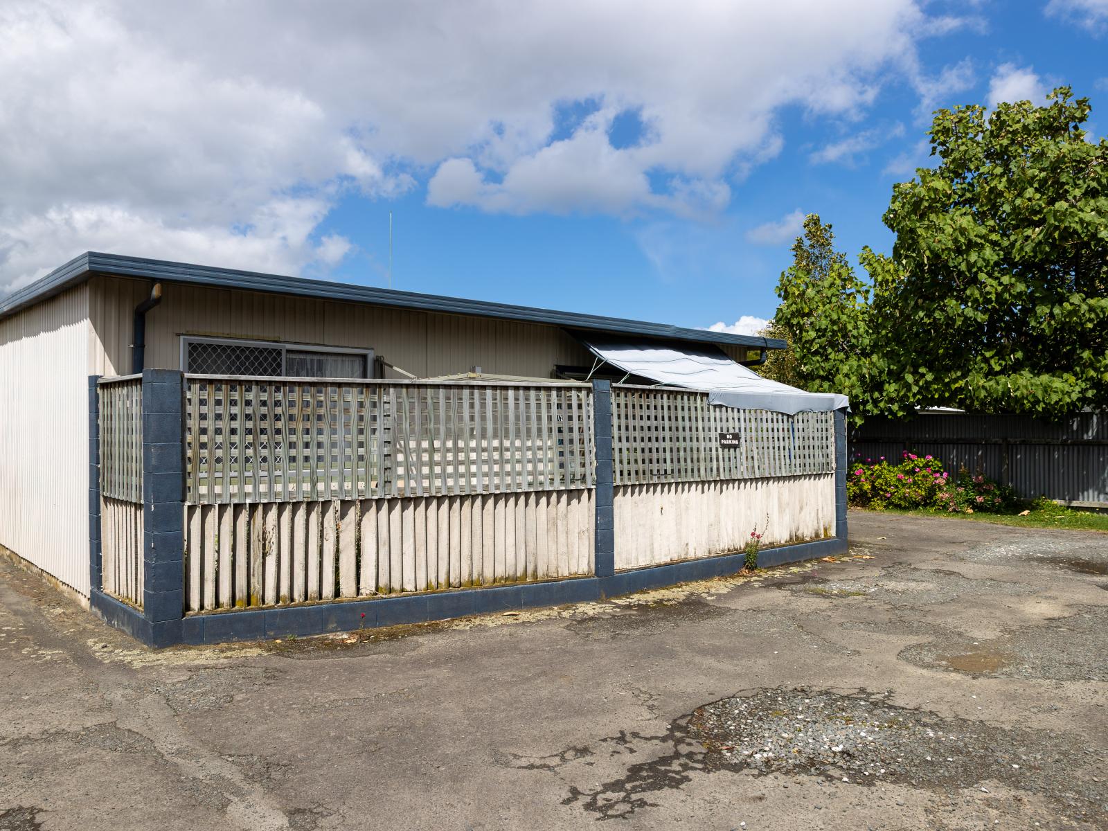 4/1009A Tomoana Road, Mahora