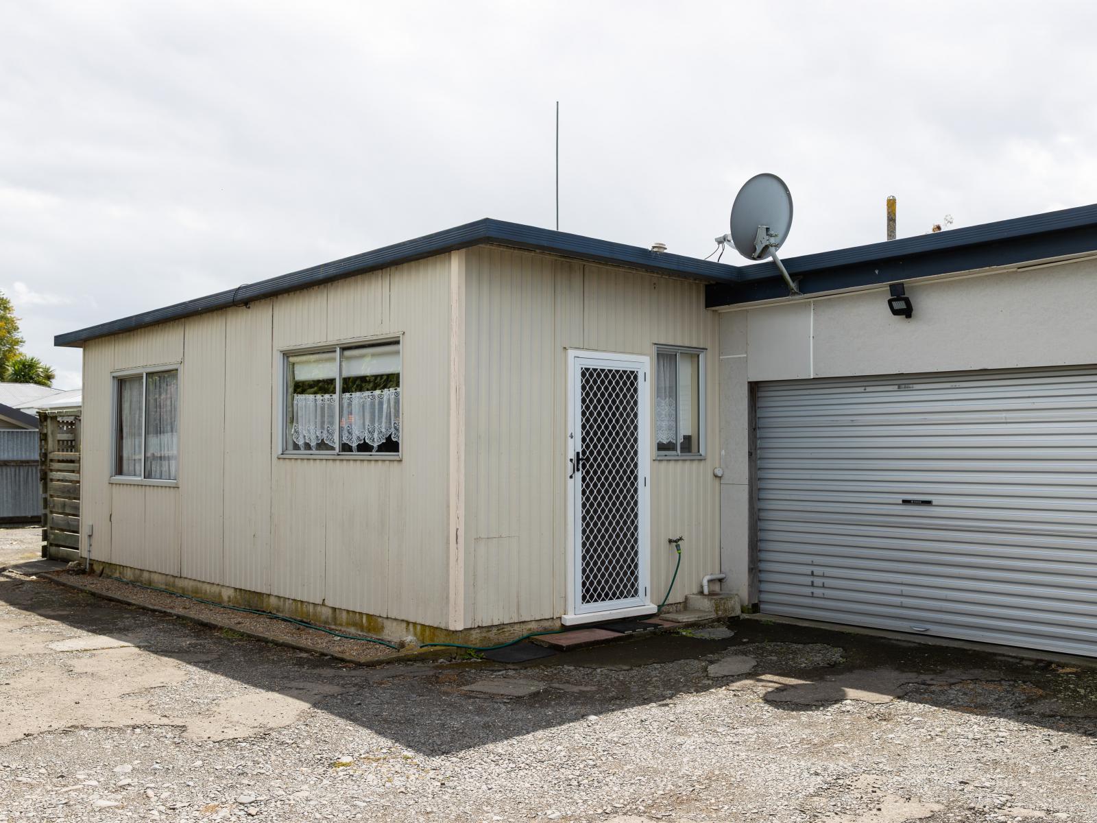 4/1009A Tomoana Road, Mahora