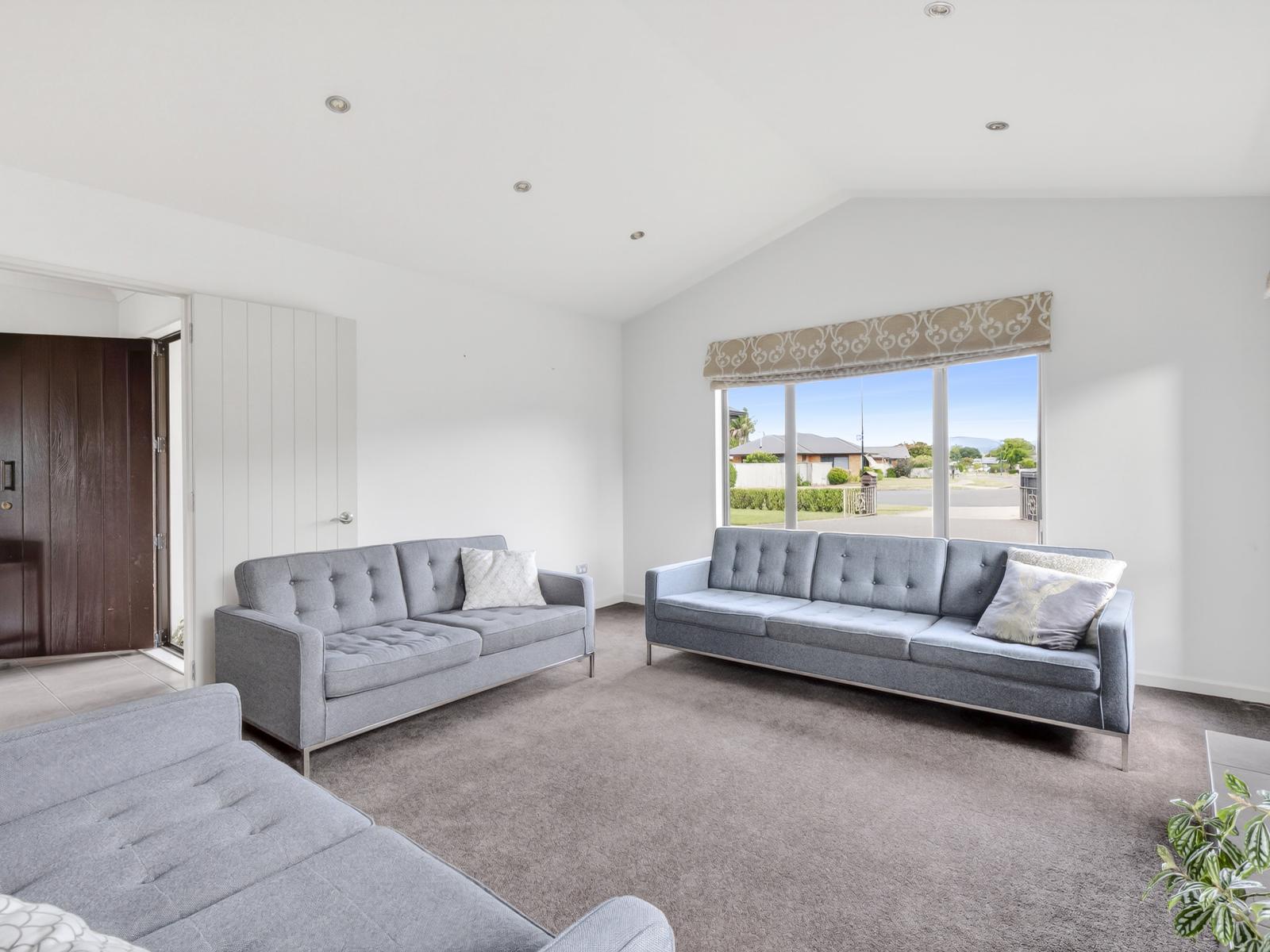 65 Oaklands Drive, Cambridge