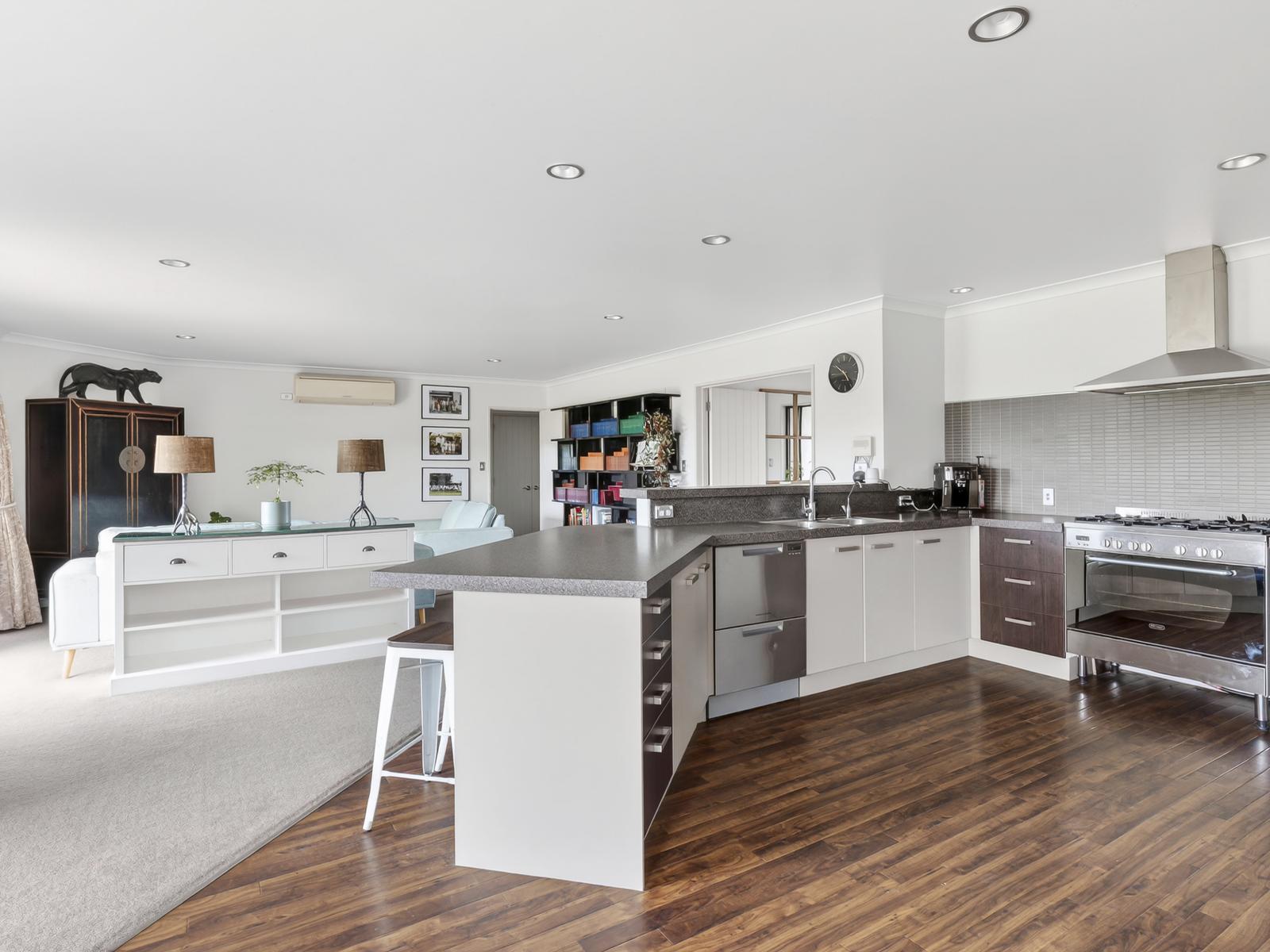 65 Oaklands Drive, Cambridge