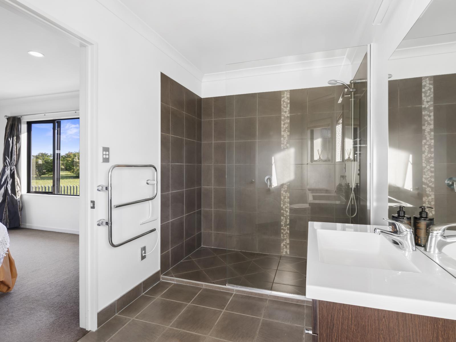 65 Oaklands Drive, Cambridge