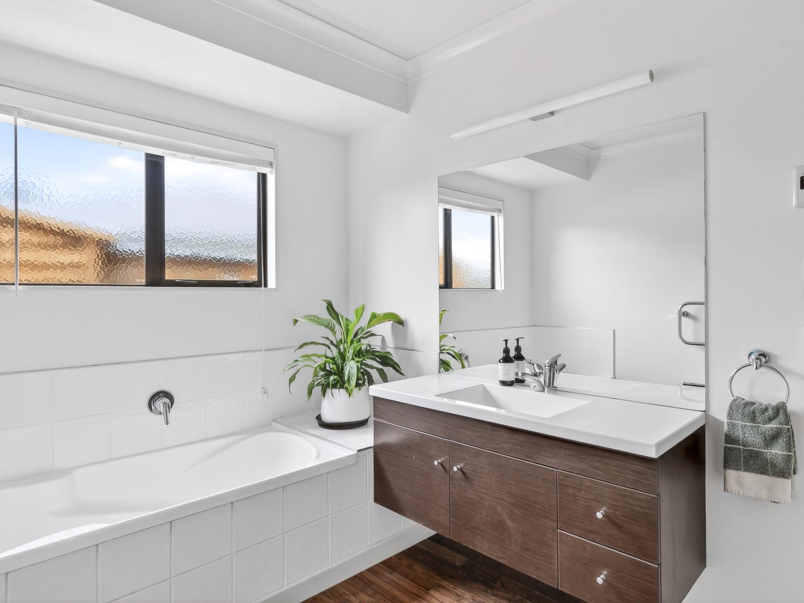 65 Oaklands Drive, Cambridge