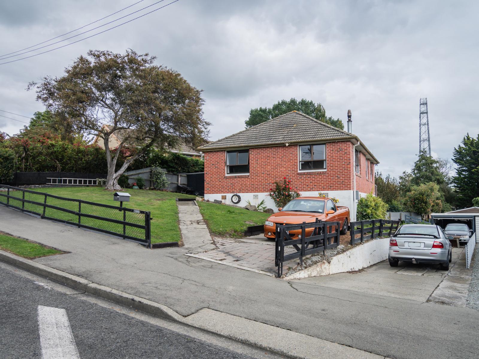 70 Old North Road, Marchwiel