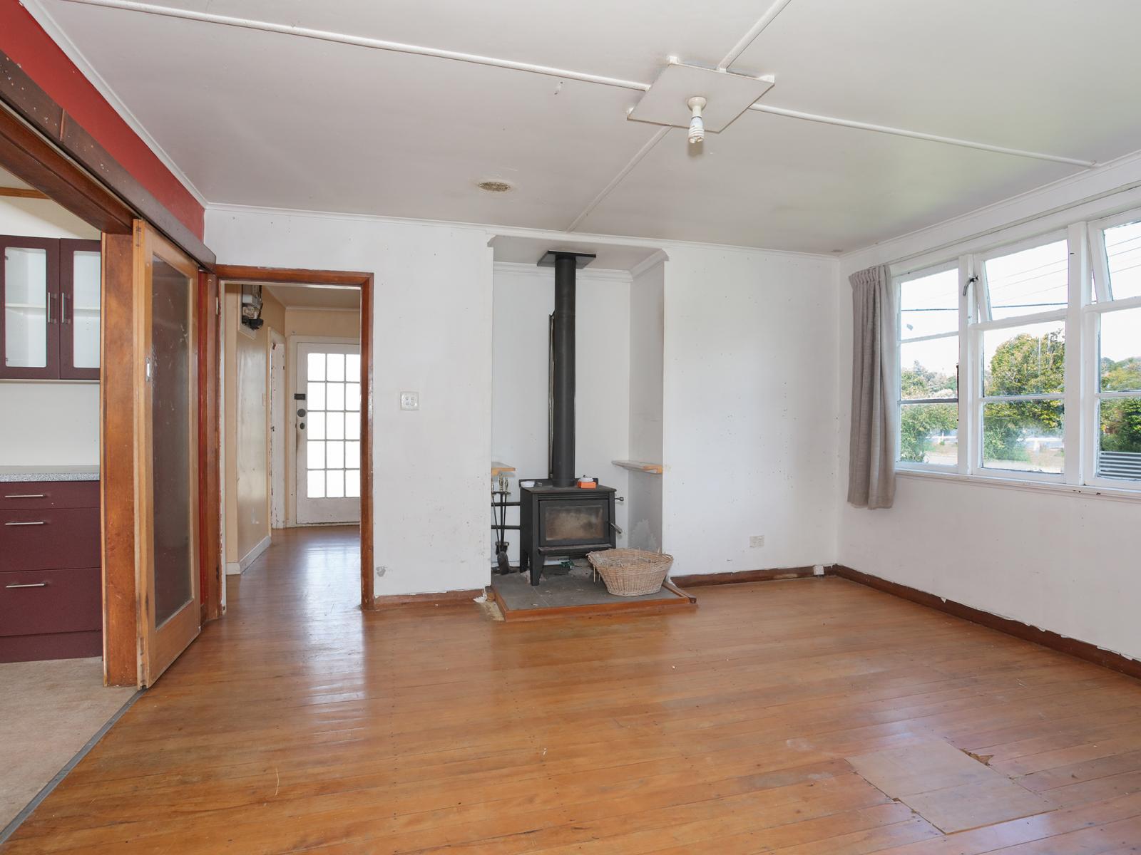 6 Station Road, Hunterville