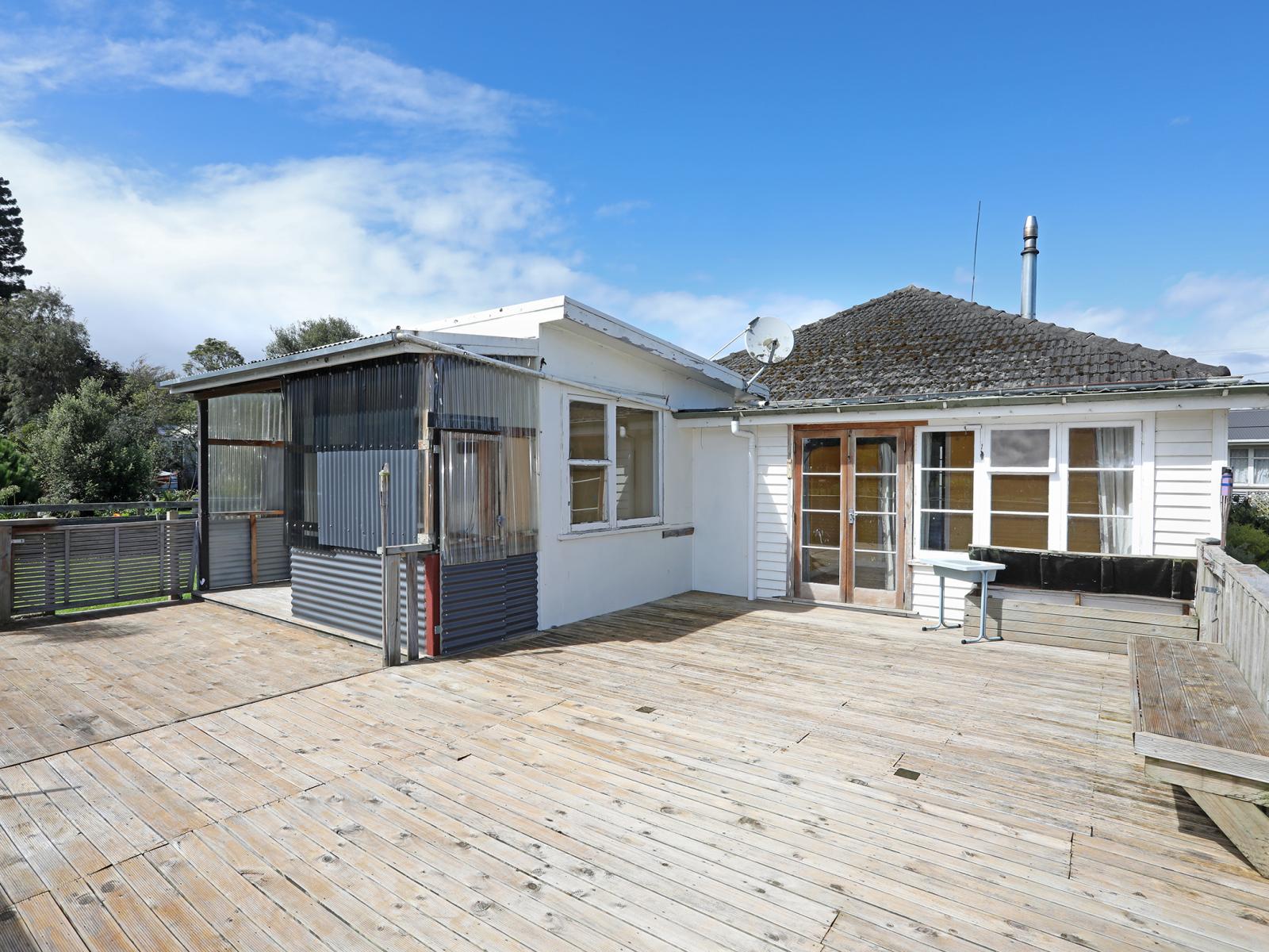 6 Station Road, Hunterville