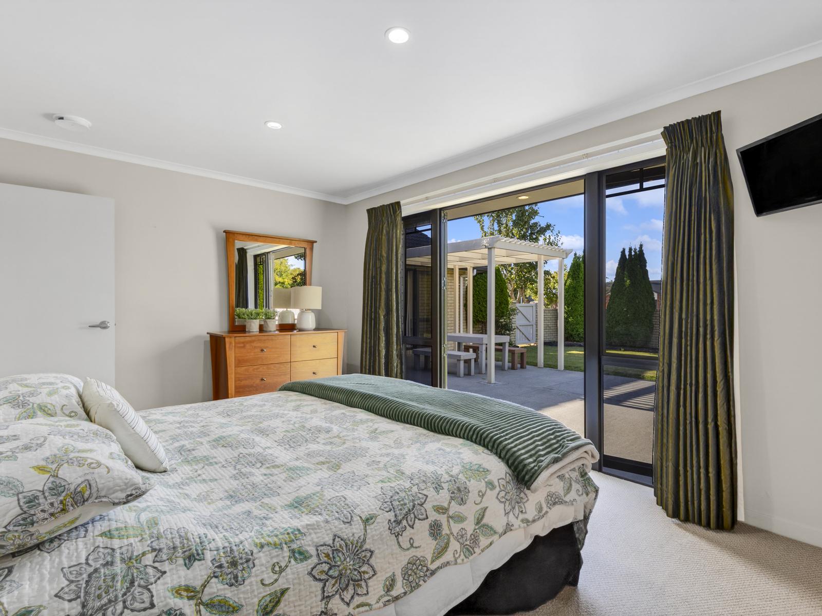 2 Cooper Crescent, Cambridge