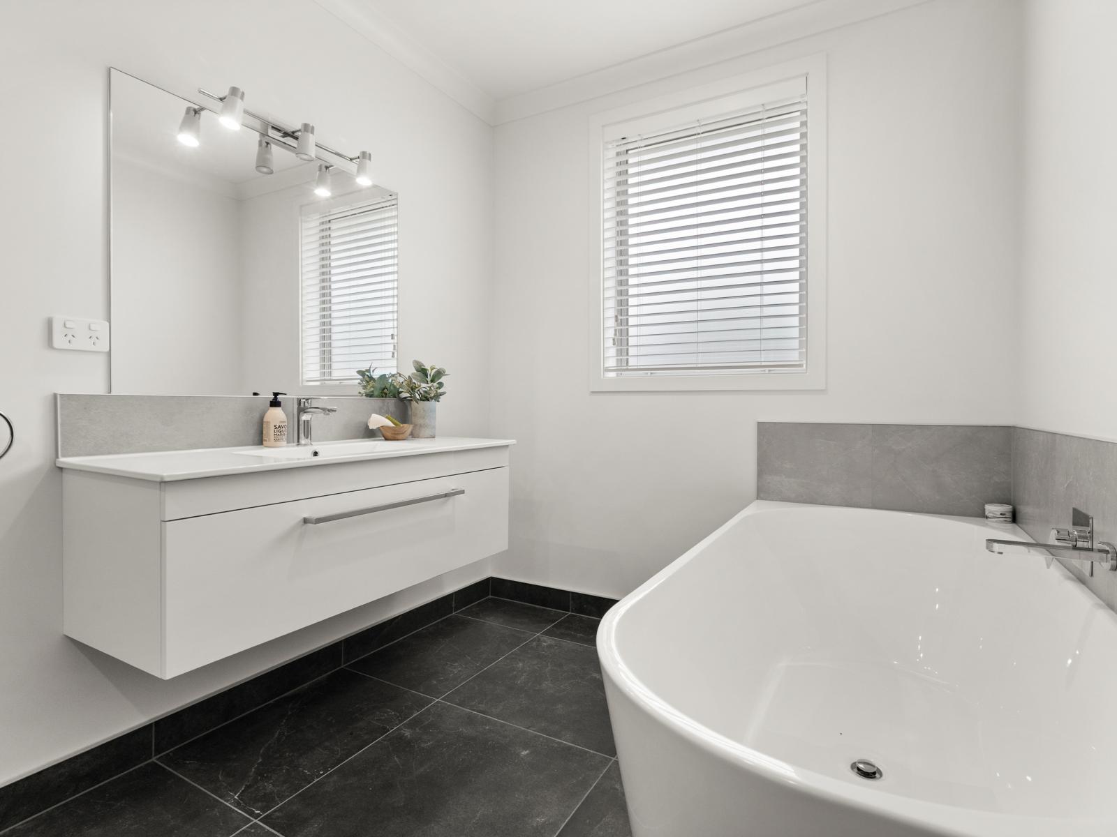 42 Lochhead Street, Mahora