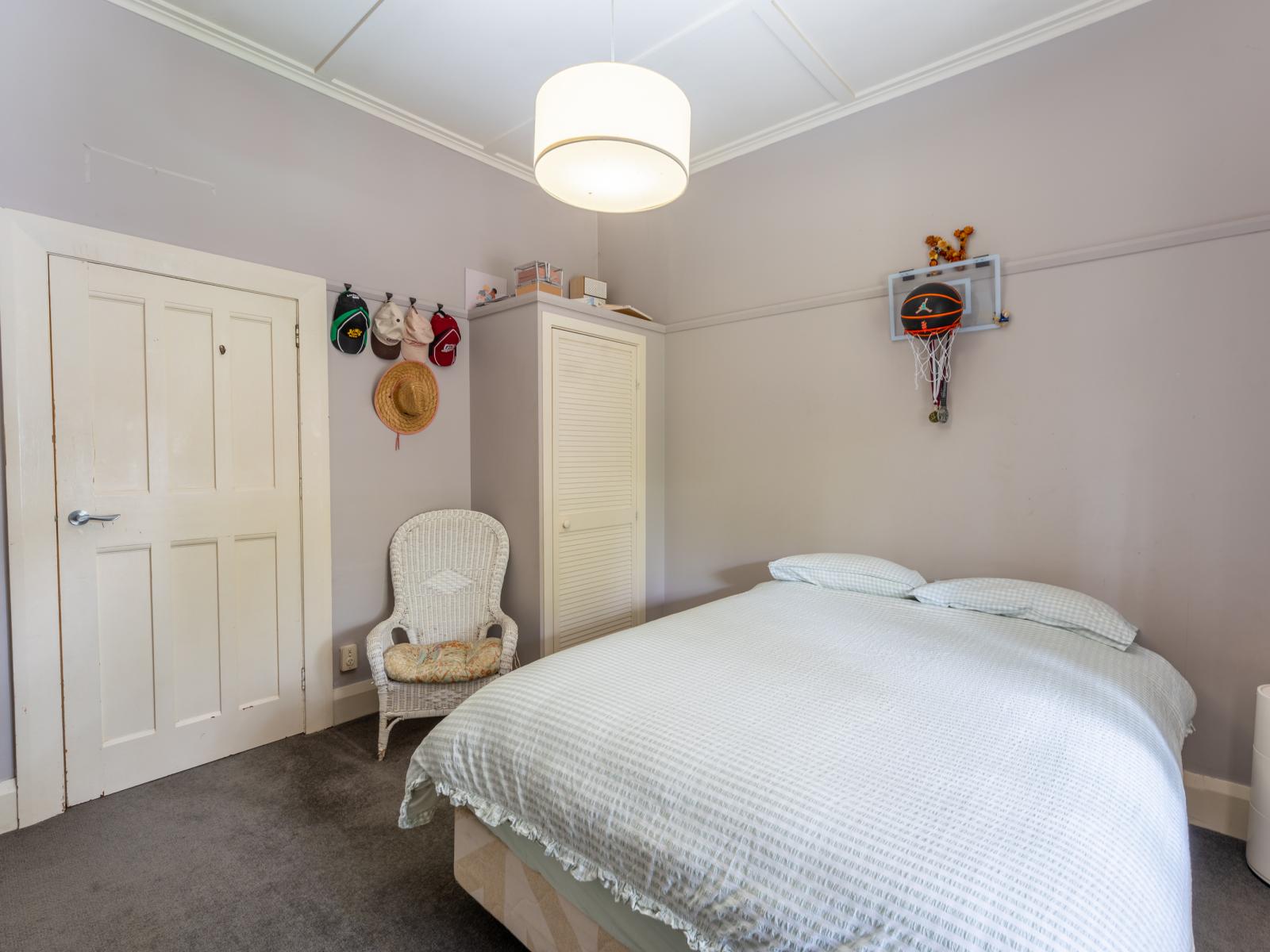 8 Saint Johns Avenue, Highfield