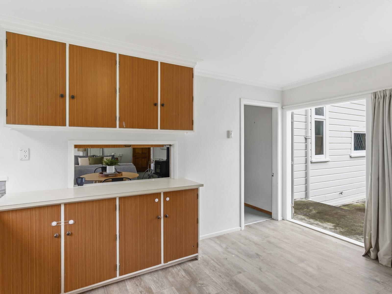 225 Kuku Beach Road, Manakau