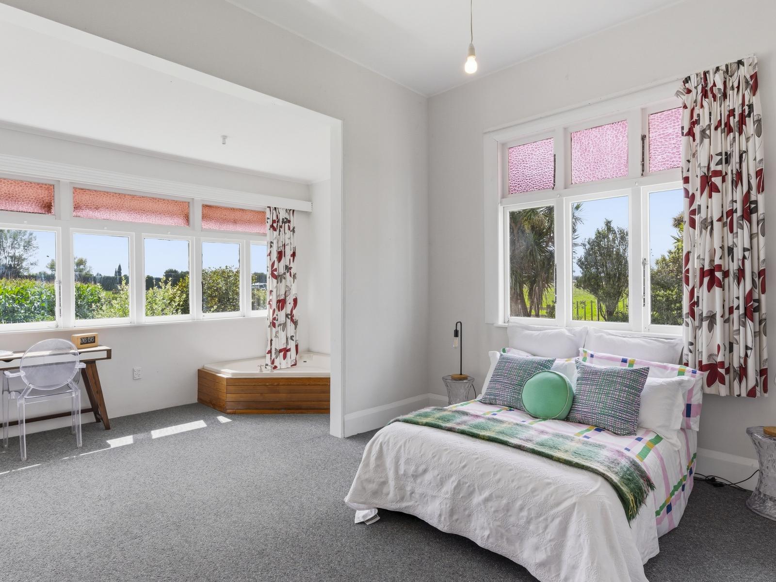 225 Kuku Beach Road, Manakau