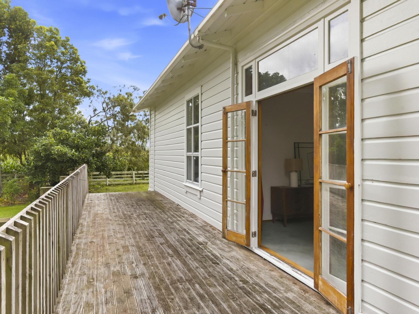 225 Kuku Beach Road, Manakau