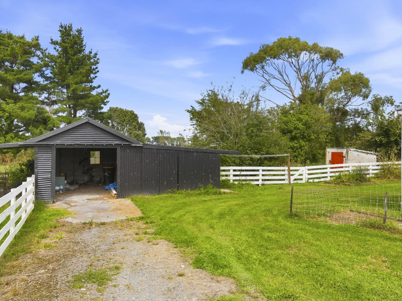 225 Kuku Beach Road, Manakau