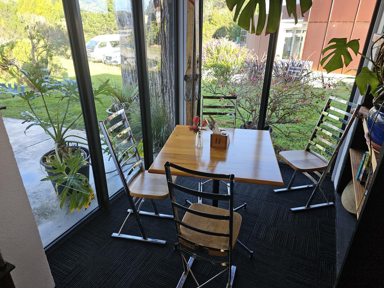 7370 State Highway 6, Charleston