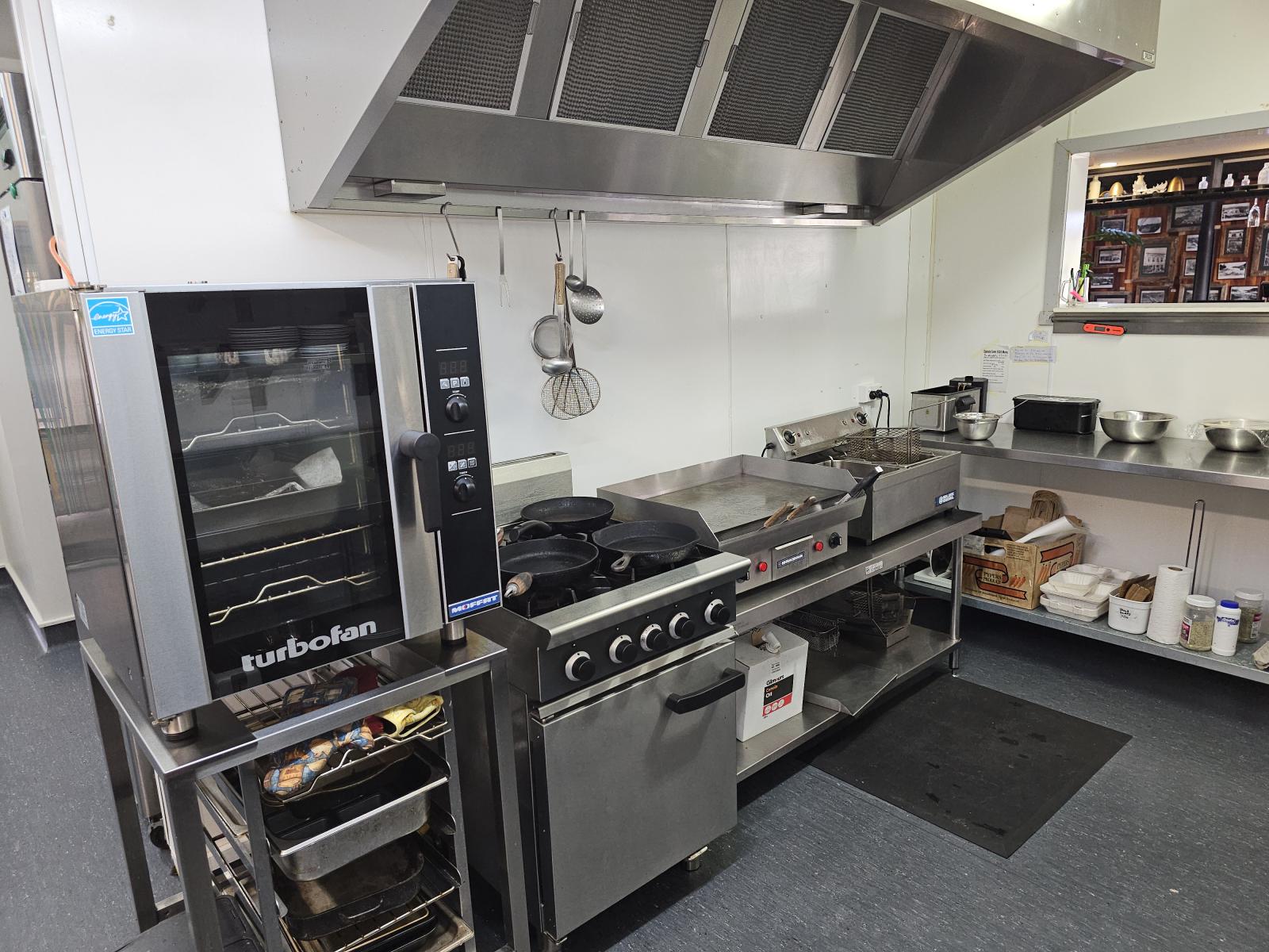 7370 State Highway 6, Charleston