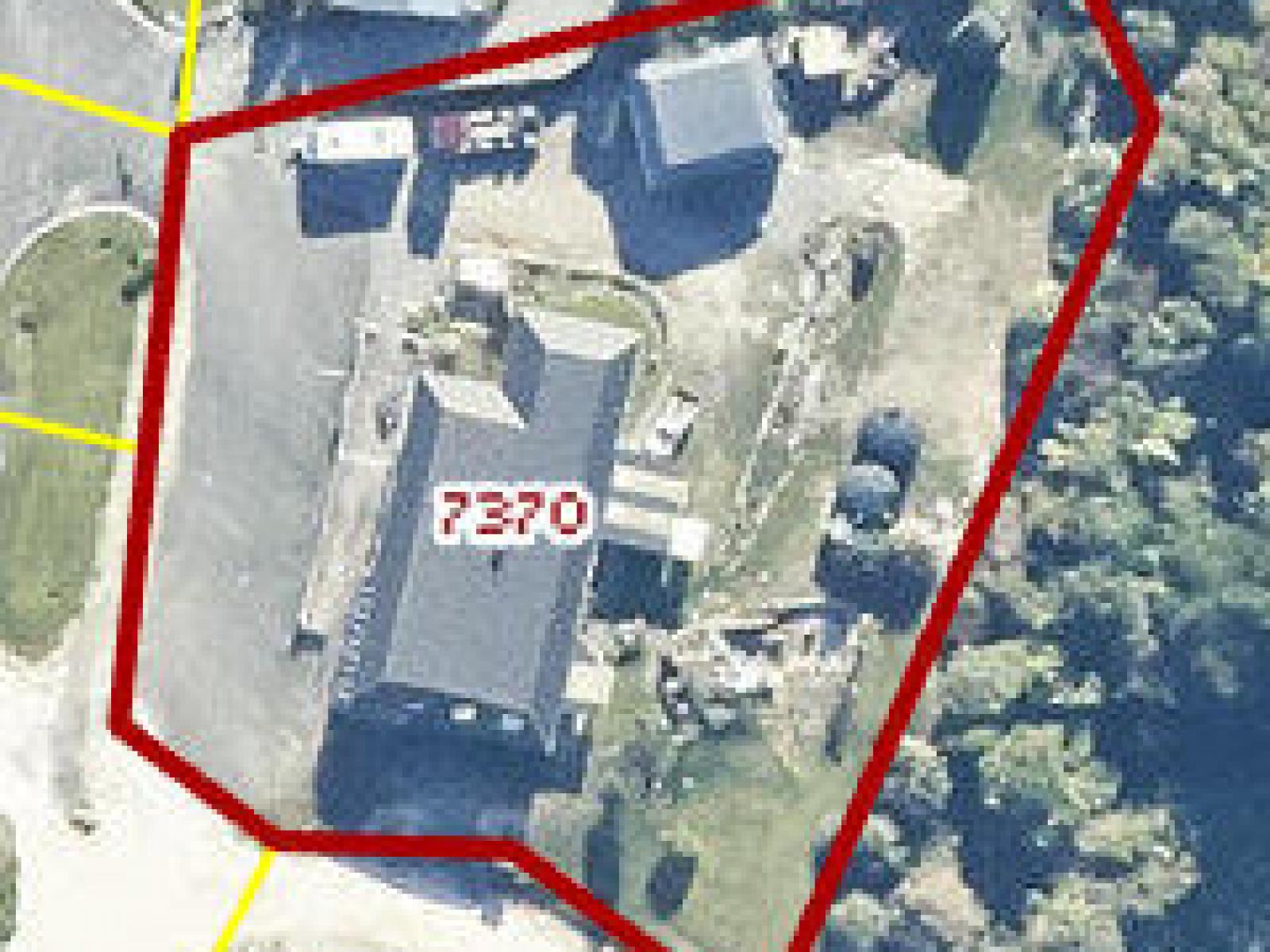 7370 State Highway 6, Charleston