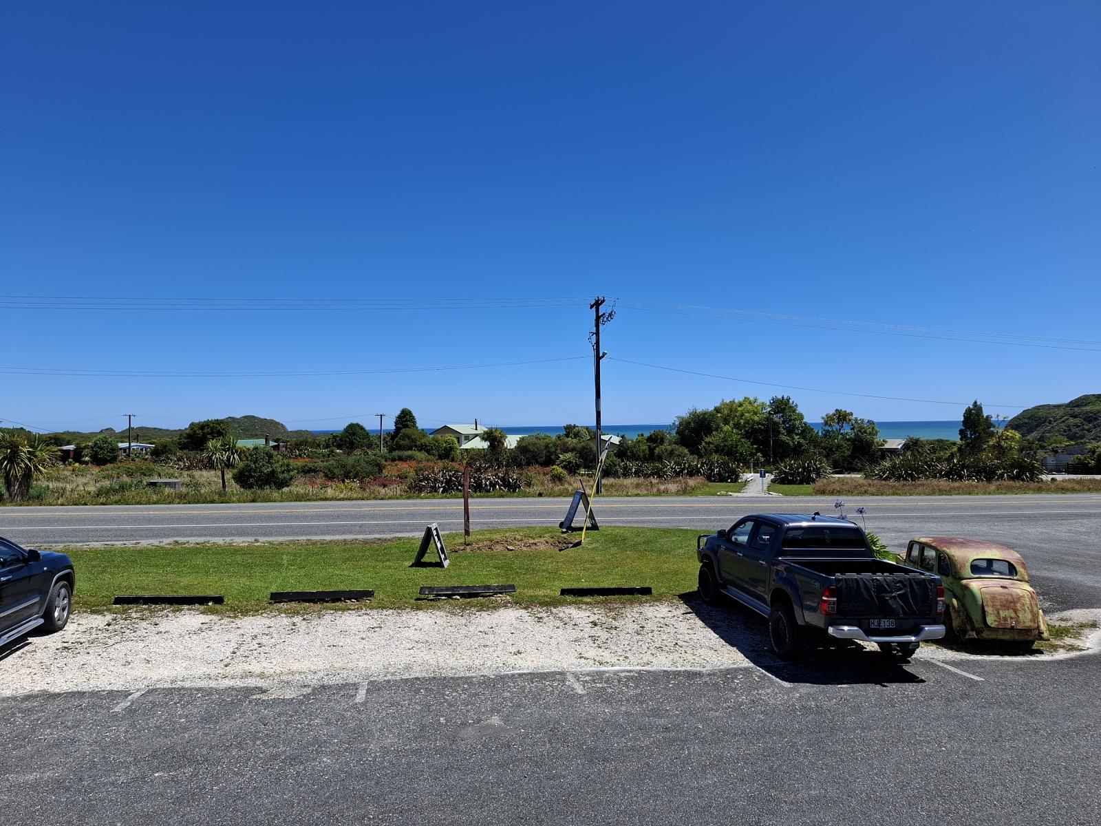 7370 State Highway 6, Charleston