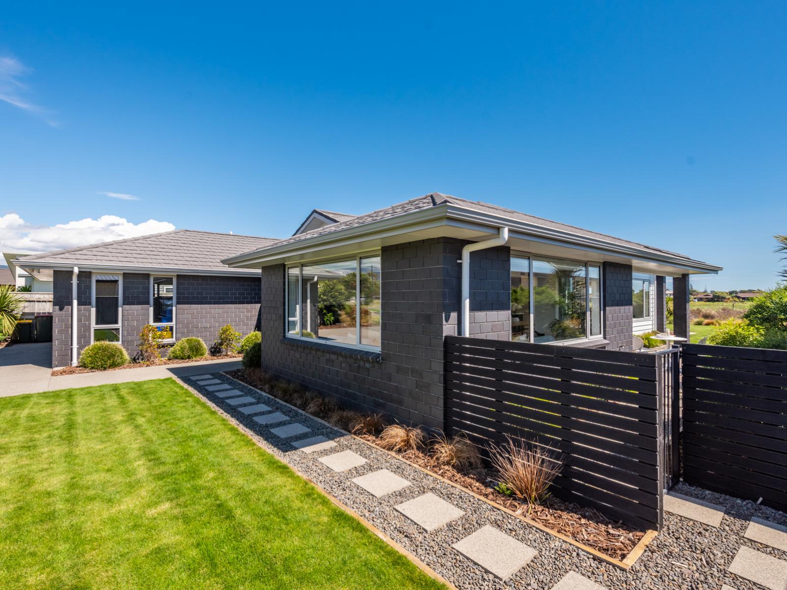 11 Taranui Way, Paraparaumu Beach