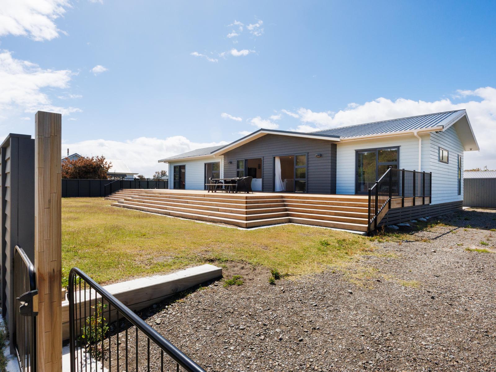 52 Hunia Terrace, Himatangi Beach