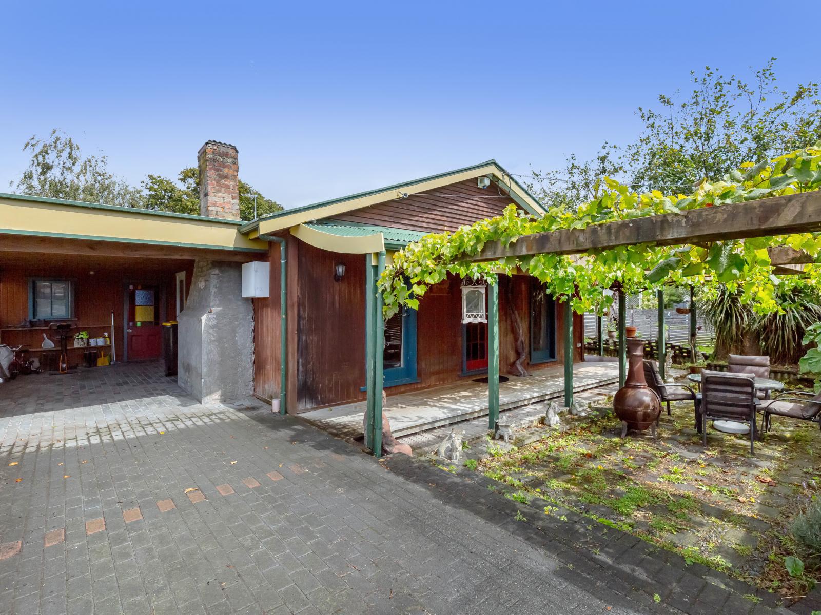 11 Frederick Street, Carterton