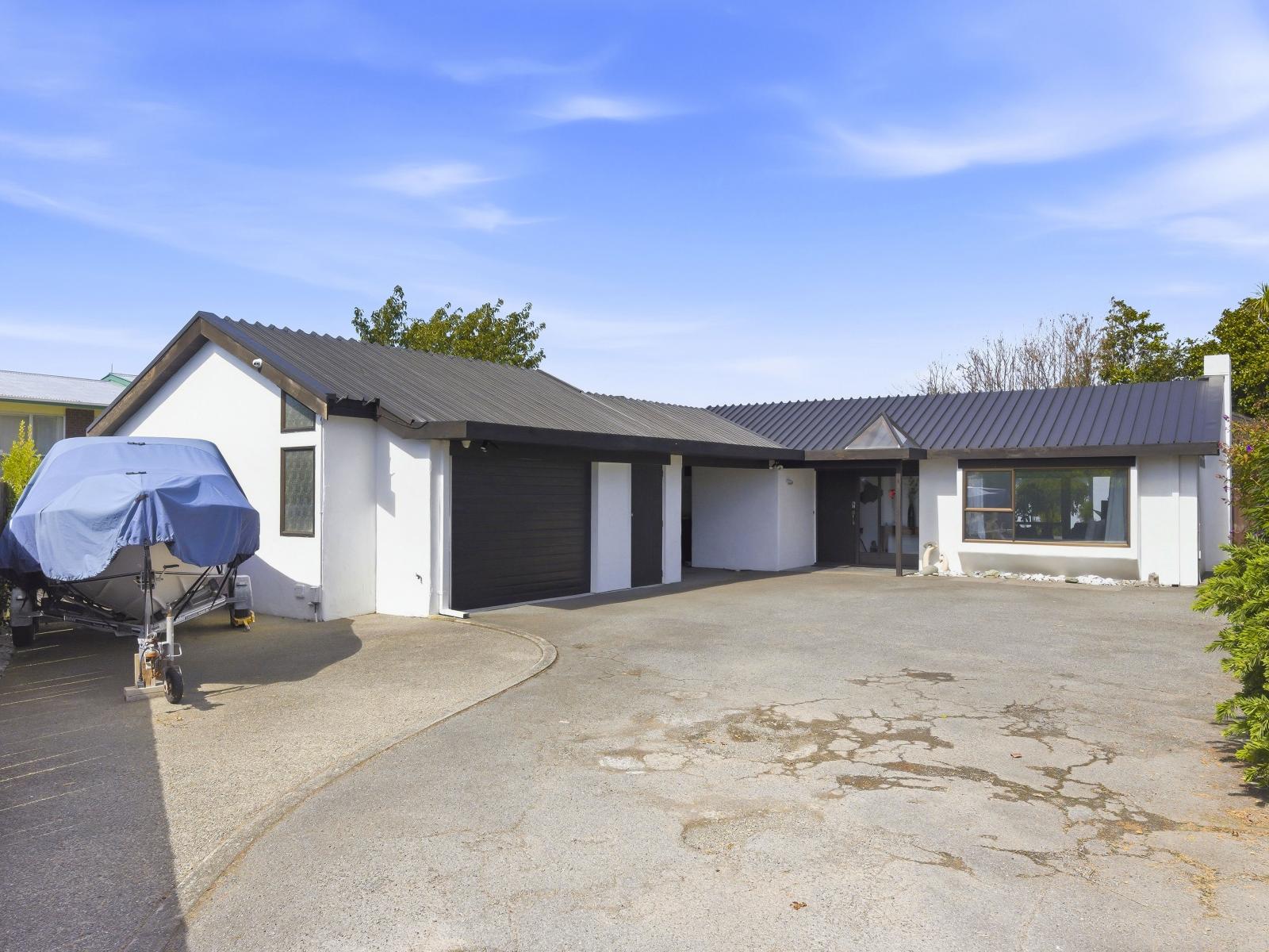 30 Callender Terrace, Paraparaumu Beach