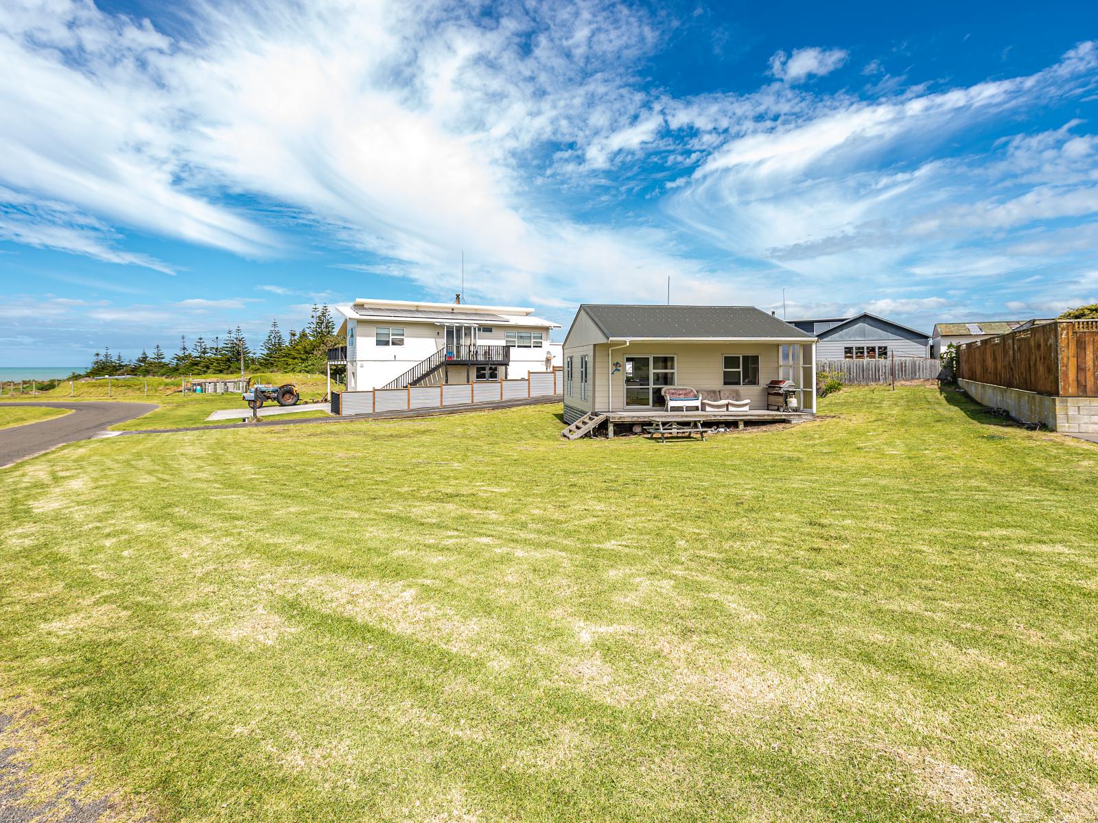 15 Nukumaru Parade, Waiinu Beach