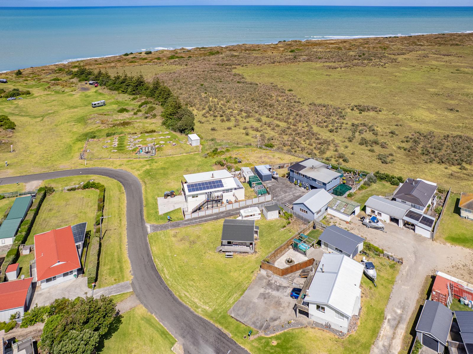 15 Nukumaru Parade, Waiinu Beach