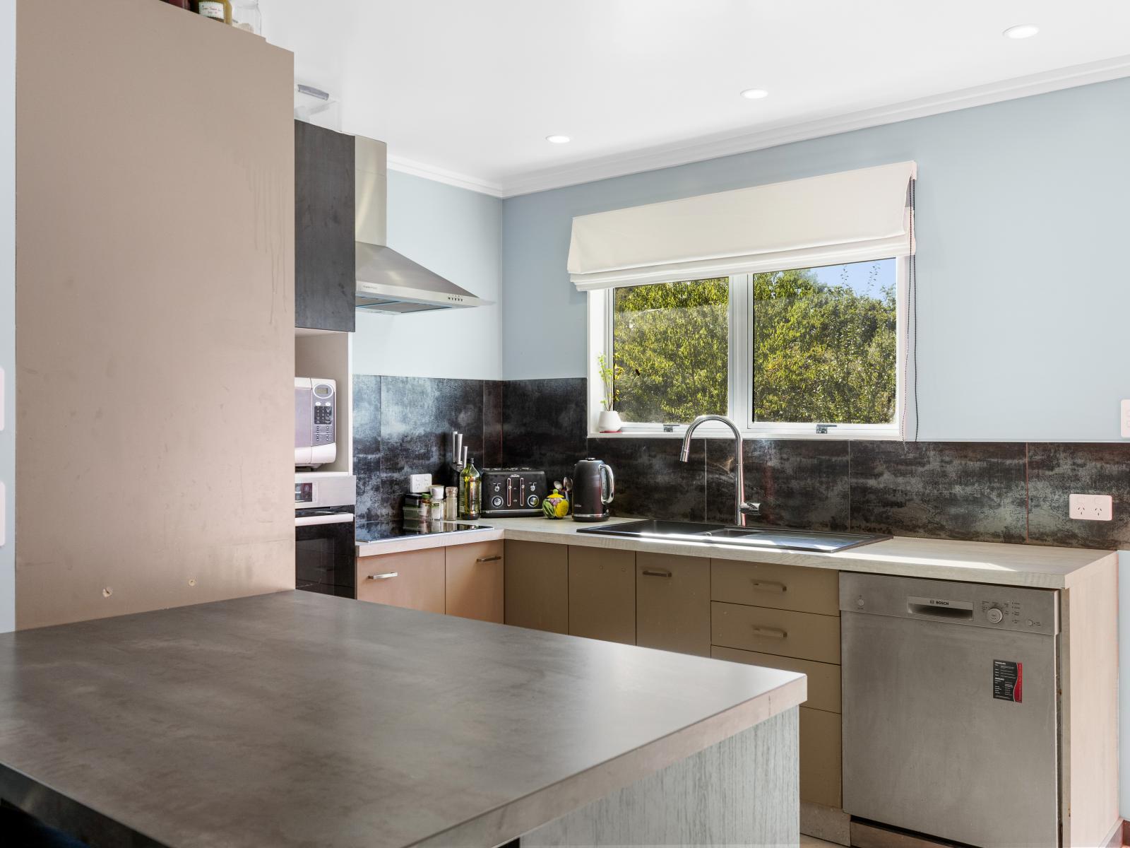 722 River Road, Broadlands