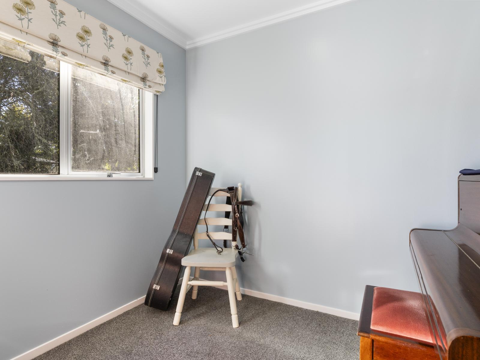 722 River Road, Broadlands