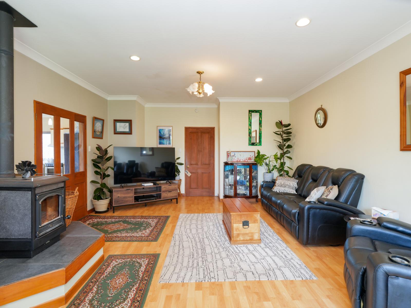 385 and 401 McQuarrie Street, Tisbury