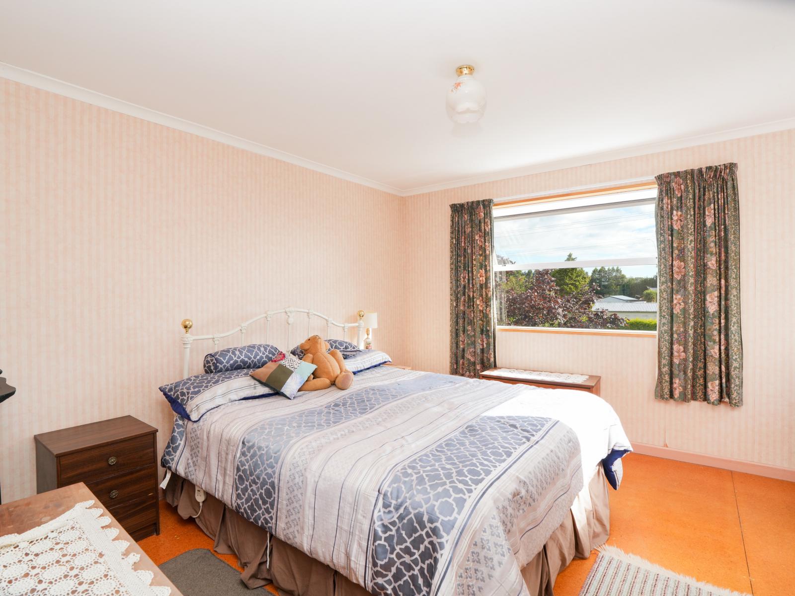 385 and 401 McQuarrie Street, Tisbury