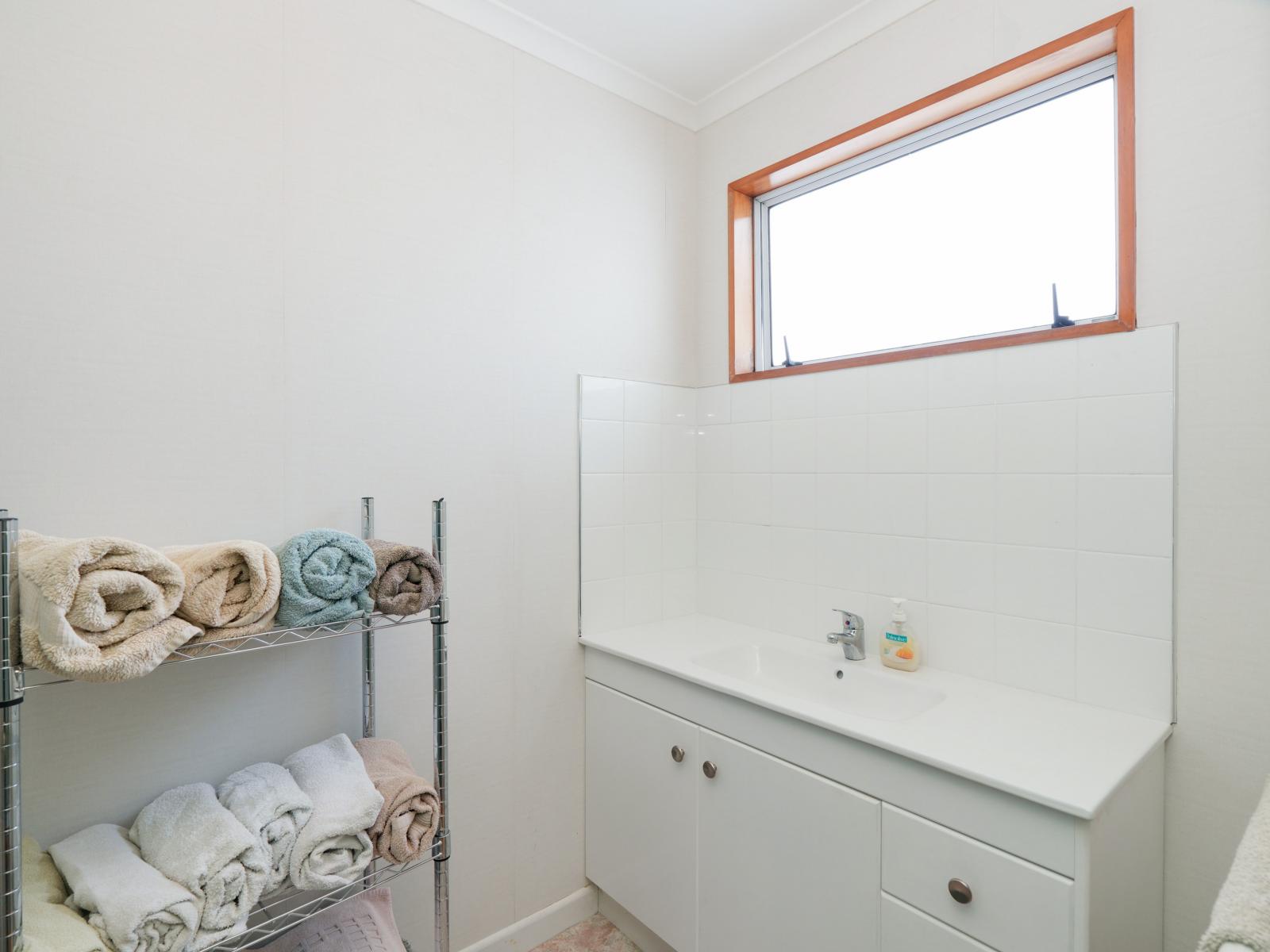 385 and 401 McQuarrie Street, Tisbury