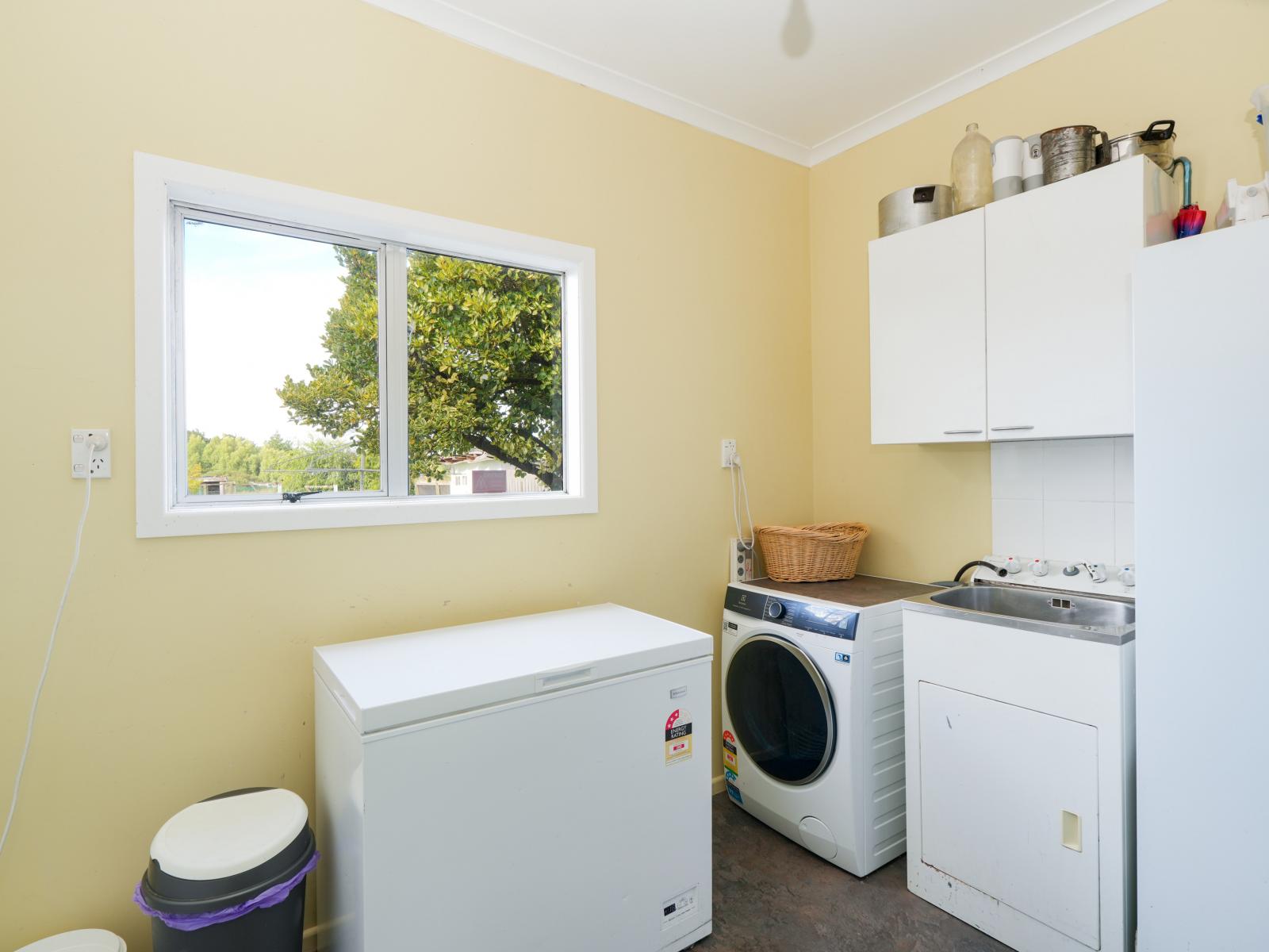 385 and 401 McQuarrie Street, Tisbury