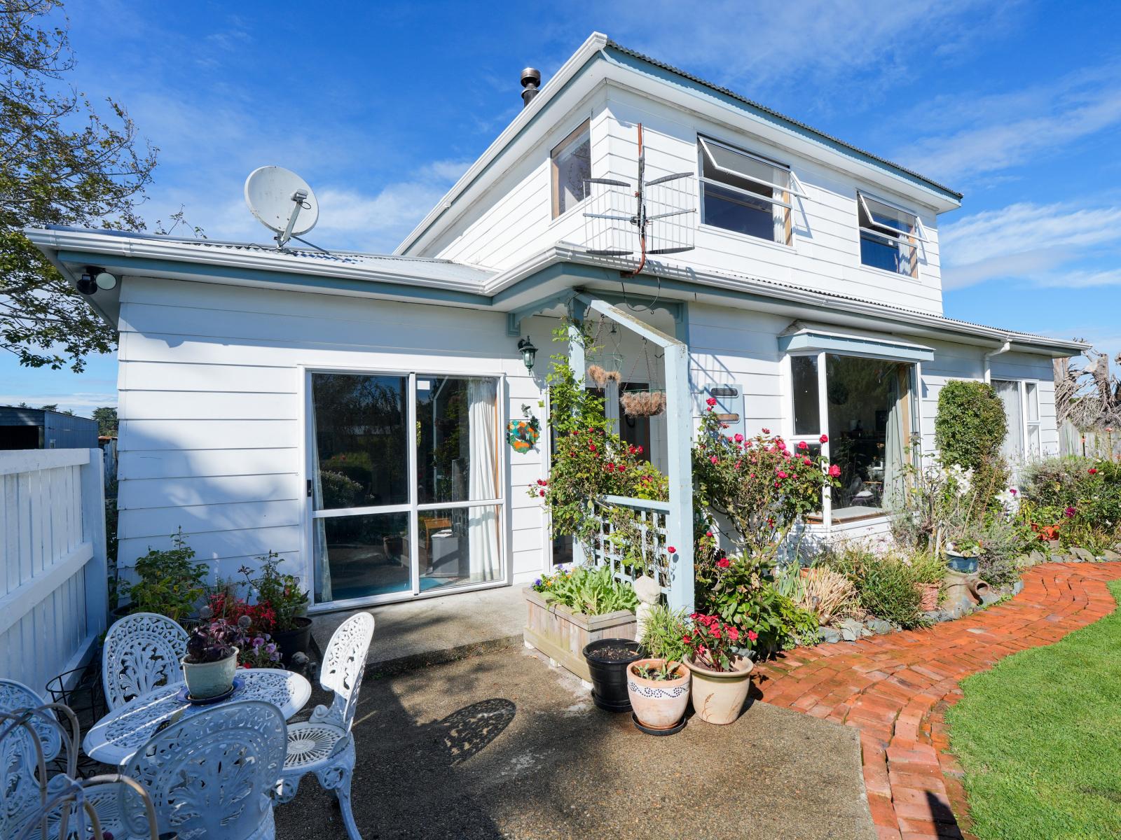 385 and 401 McQuarrie Street, Tisbury