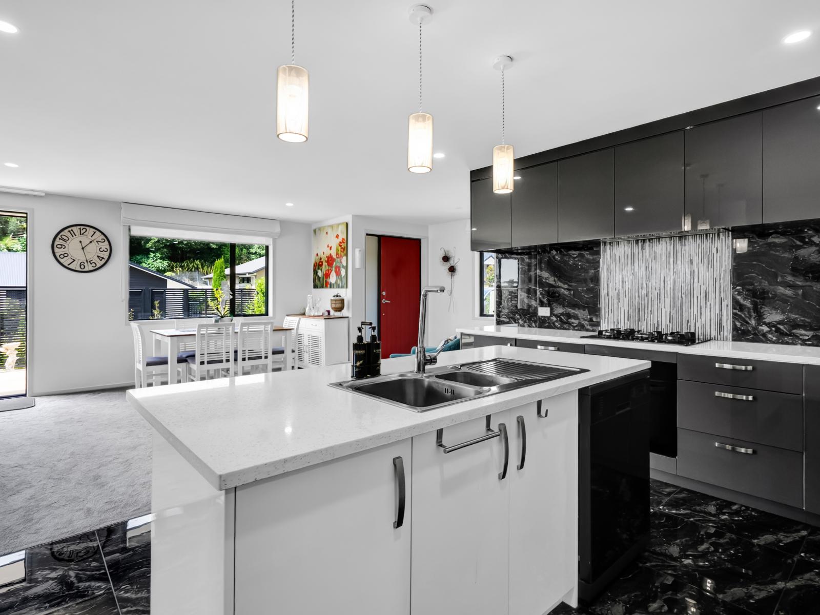 3 Frederick Place, Whalers Gate